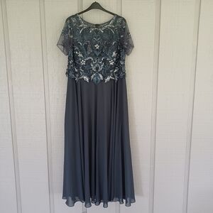 Xscape Jerri Beaded Short Sleeve Chiffon Gown Size 16W Women In Charcoal